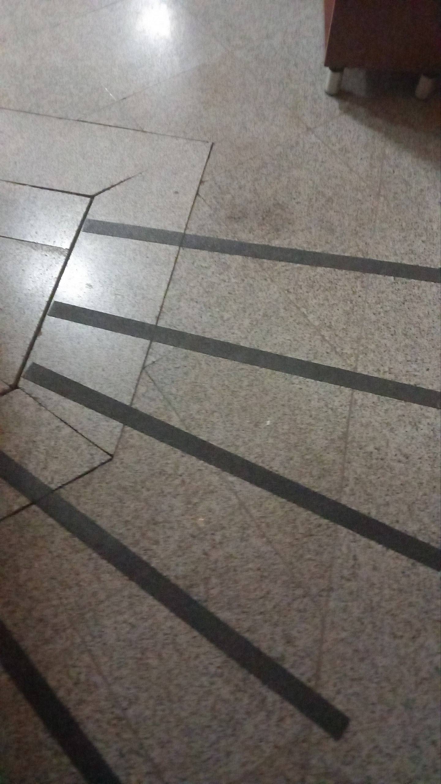 نمونه ترمز پله ضد لغزش 5